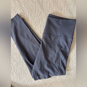 Girlfriend Collective High Waisted Compression Leggings Size M Gray